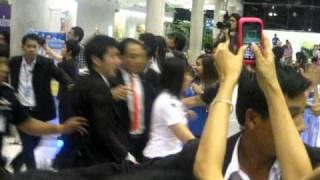 110311 2pm arrive at Suvarnabhumi airport - arrive Thailand