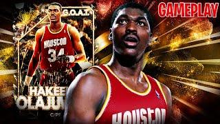 GOAT HAKEEM OLAJUWON IS JUST THE BIG MAN VERSION OF BOB PETIT IN NBA 2K25 MyTEAM!!