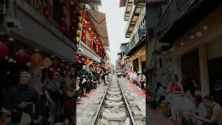 Hanoi Train street, time lapse. Vietnam travel, Vietnam life #shorts #hanoi #hanoistreet #hanoitrain