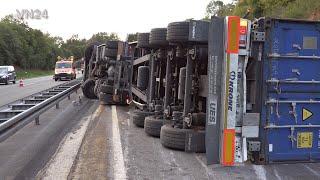 VN24 - 31.08.2020 - Truck overturned to A46 near Arnsberg - 160-ton crane in use