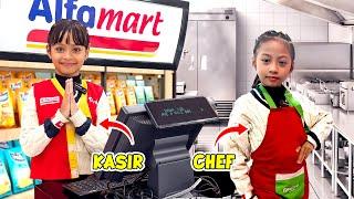 GAK NYANGKA ALUNA DAN AMANDA MENJADI KASIR ALFAMART DAN BELAJAR MASAK DI KIDZANIA SURABAYA!!