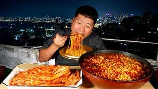 전망 좋기로 소문난 옥탑에서 라면 후루룩! (Hot instant noodles Mukbang on the rooftop) 요리&먹방!! - Mukbang eating show