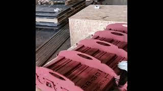Заливка ППУ скорлупы и ППУ улья машиной РА 40В3.