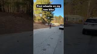 First wheelie on my new Haro #bicycle #newbike #haro #shredder #bmx #shorts