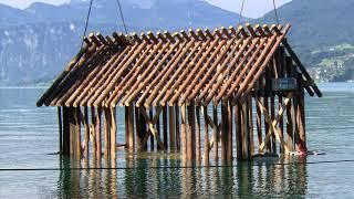 Pfahlbau unter Wasser - Pfahlbauhaus - Tauchen am Attersee