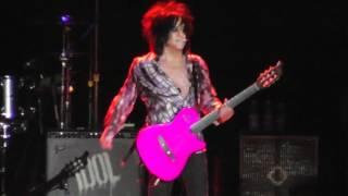 STEVE STEVENS AMAZING GUITAR SOLO