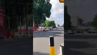 Njajal Nyeberang Alun Alun Kota Blitar Pakai Pelican Crossing