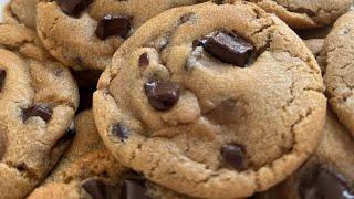 Soft and Chewy Chocolate Chip Cookies recipe | کوکی شکلاتی, پرطرفدارترین شیرینی آمریکایی