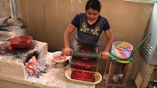 Hoy me tocó hacer tortillas y aprovecho para preparar una Salsa de Chicharrón