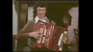 All Ireland 3 Row Accordion Player Kevin Loughlin - Plays 2 Reels