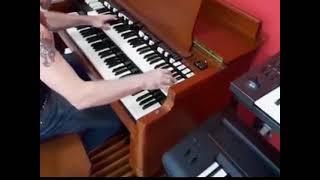 HAMMOND  ORGAN B3+LESLIE BOX+BASS PEDALS- PHOENIX (Grand Funk Impromptu  Test)