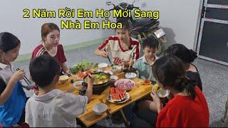 Em Gái Họ Em Hoa 2 Năm Rồi Mới Sang Nhà Em Hoa Chơi, Em Hoa Liền Mời Em Ấy Ăn Lẩu Tại Nhà