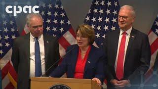 Delegation of U.S. senators holds a news conference in Ottawa – May 23, 2025