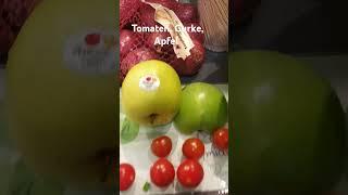 Betti's leckere Rezepte- Frühlingssalat              Tomaten , Basilikum, Apfel