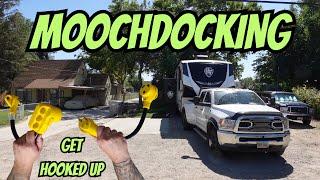 MOOCHDOCKING - FULLTIME RV LIVING - WATCH THIS BEFORE MOOCHDOCK - WHAT IS MOOCH DOCKING ?