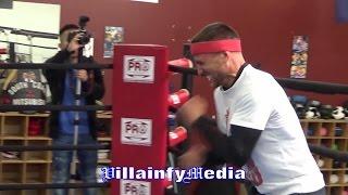 VASYL LOMACHENKO DISPLAYS NASTY HAND SPEED IN UNIQUE EXCERCISE DRILL, CHECK THIS OUT