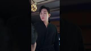CEO feeds Cinderella wine with a kiss！#短劇#甜宠#愛情#都市#最新熱門短劇推薦#shorts #shortsvideo