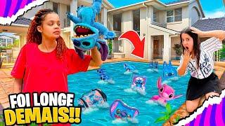 A VIZINHA MISTERIOSA JOGOU TUDO DO STITCH NA PISCINA ! MARCELA JARDIM