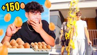 LES TIRE MÁS DE 200 HUEVOS (guerra de bromas)