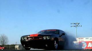 Modified Dodge Challenger SRT8 BURNOUT (AMG Track Day / Famoso Drag Strip) 01-17-09