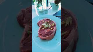 ‍ Chef Marina Staver: Crafting Steak on a Salad Pillow - Miami's Finest Corporate Catering