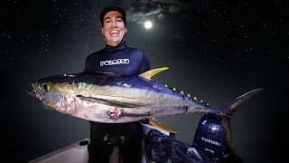 Spearfishing Giant Yellowfin Tuna at Night (do not try!!!)