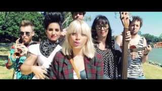 Astrid & The Asteroids - West End (official video)