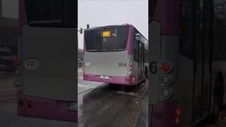 Autobuzul Mercedes-Benz Conecto 12M #956 pe linia M81