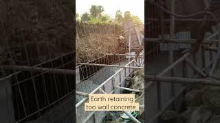Earth retaining too wall concrete work