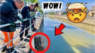 ¡¿Qué pasó aquí?! Increíbles hallazgos Pescando con iman en un canal prohibido.