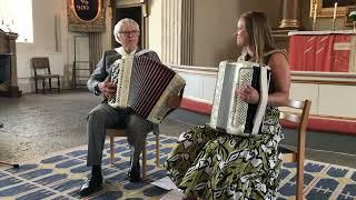 ”Avestaforsens brus” komponerad av Carl Jularbo framförd av Lars Arvidsson och Åsa Arvidsson.