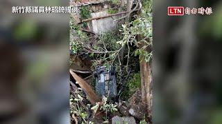 竹東沙坑溪上方花台崩塌1車墜落溪床 竟是違建占用國有地（新竹縣議員林昭錡提供）