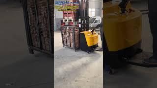 JIN YANG HU Electric Stacker Warehouse Use 1.5 Ton Pallet Automatic Forklift with DC Motor