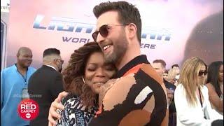 Español / Keke Palmer conoce a Chris Evans en la premiere de Lightyear.