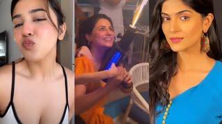 Hina Khan using Sparkle Gun at Cruise party, Roshni Walia doing makeup on her face