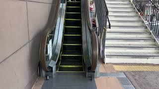 【日立】1X エスカレーター イオンタウン田崎 1X escalator Aeon Town Tazaki shopping store Kumamoto Japan