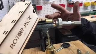 How to use Rotor Pick tensioner.  #rotorpick #locksmithtools #lockpicking