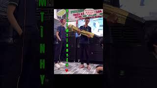 MICRO SIÊU TO KHỔNG LỒ THẦN ĐỒNG HÁT NHƯ CA SỸ