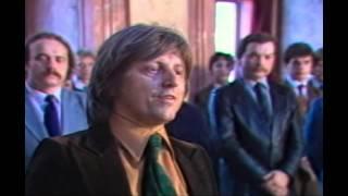 Socialistické celebrity jdou k soudruhům pro pochvalu (1985)