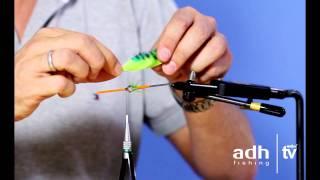 adh-fishing TV Bindevideo mit Andy Weiß einer Zonker Stripe Tube (Meerforelle)