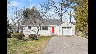 5 Shawnee Rd, Trumbull, CT 06611