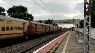 12603 CHENNAI TO HYDERABAD SF EXPRESS AT HIGH SPEED SCARING PEOPLE WITH LOUD HORN