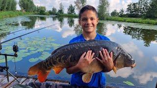 Een mooie Spiegelkarper 18 kilo  vissen in het Groene Hart Nederland.