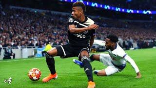 The Magical Skills of David Neres