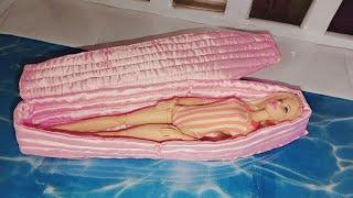 Coffin pool float for Barbie | tutorial + free pattern