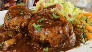 Make juicy meatballs with onion sauce and mashed potatoes, meatballs recipe