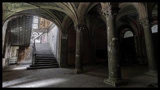 Beautiful Abandoned Italian Villa Exploration