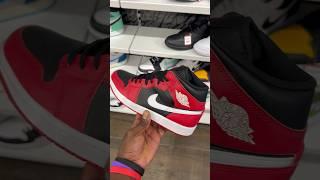 Jordan 1 Mid Black/white/Gym red