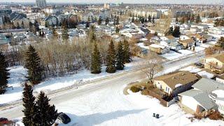 5 bedroom home + DBL garage with a Ravine View in the City of Edmonton just $364,900?!?