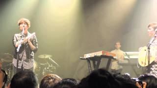 Tegan and Sara (Live in Singapore) - Cab ride/ chewing gum/ Aussie crowd banter + Band Intro